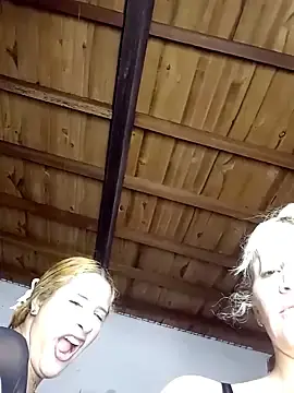 Stripchat Live Sex of Nicolle_Milf