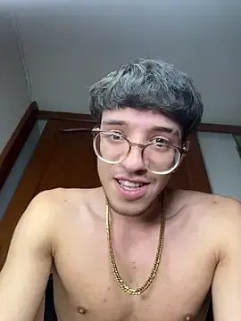 Stripchat Free Porn Cam of ArthurDavies_