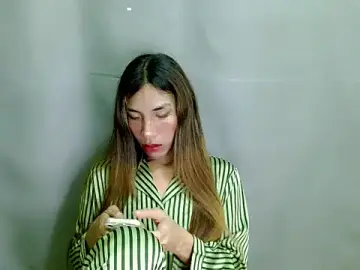 Stripchat Free Porn Cam of kittyhugecock