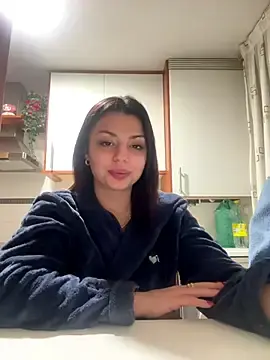 Stripchat Live Sex Cam of Noeliagglow