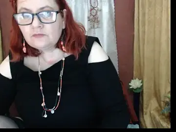 PlayfullMature from stripchat