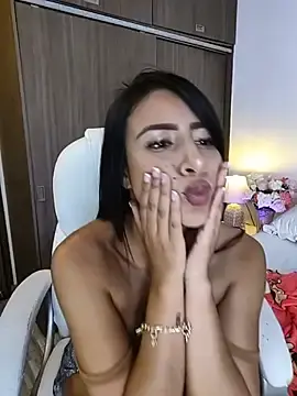 Stripchat Watch Live Sex Cams of andre_queen09