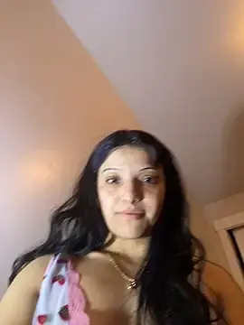 Stripchat Free Live Porn of yummy_myla