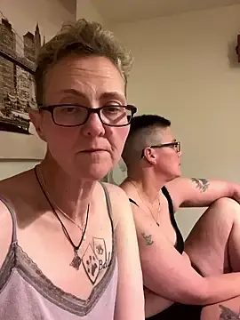 Stripchat Free Porn Cam of Curvy-Jinx