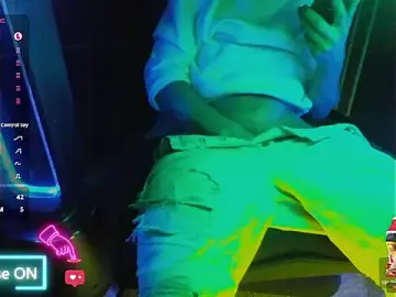 Stripchat Adult Webcam of sensualDday