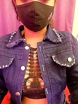 Stripchat Live Sex Cam of menaxi-baby7