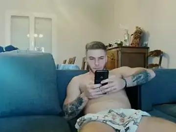 Stripchat Live Sex Cam of Elkafit28