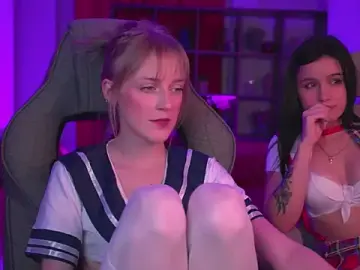 Stripchat Adult Webcam of KiraMontoya