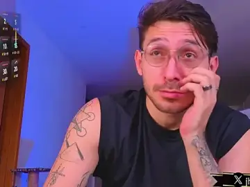 jhonny_sulivan from stripchat