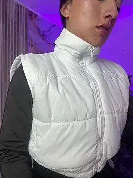 Stripchat Sex Cam of Ady_18