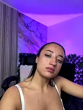 Stripchat Live Sex Cam of Ady_18