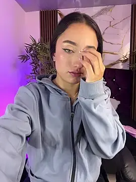 Stripchat Free Live Porn of Ady_18