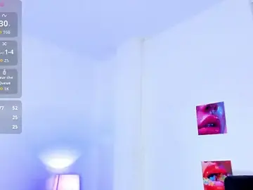 Stripchat Sex Cam of naomy_68