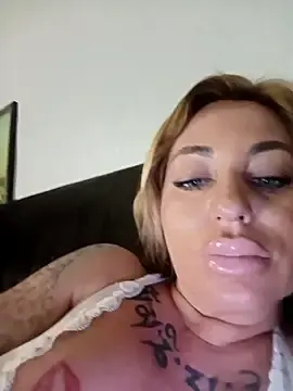 Stripchat Nude Webcam of MiaMooly