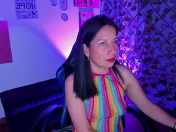 Stripchat Live Sex Cam of Megan_Collinss_