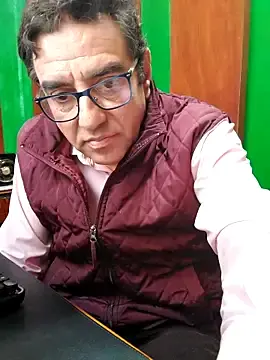 Stripchat Adult Video Chat of FernandoReuterG