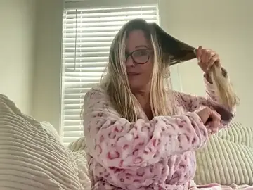 Stripchat Best live sex cam show of Milf_Goddess