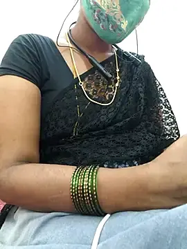 Tamil_Yalini12 from stripchat