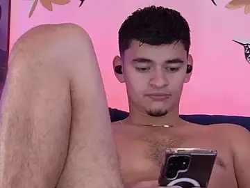 Stripchat Free Porn Cam of VikoHands