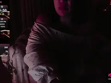 Stripchat Live Sex of ROXOLANAA_SEXY