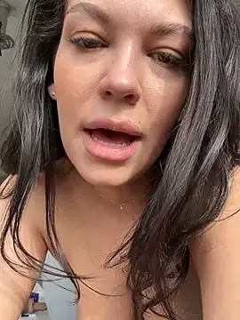 Stripchat Live Sex Cam of ClaraPasssion