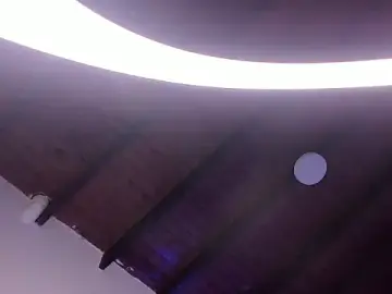 Sweet_mia_12 from stripchat