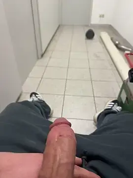 Stripchat Nude Webcam of BIGDICK111000