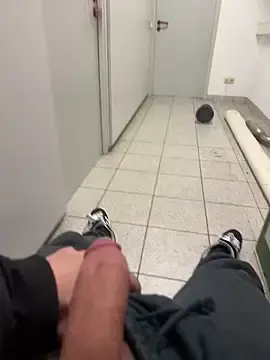 Stripchat Free Live Porn of BIGDICK111000