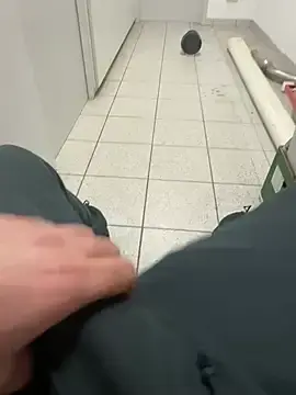 Stripchat Adult Webcams of BIGDICK111000