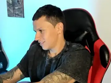 Stripchat Adult Webcam of davebrow