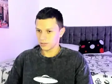 Stripchat Nude Webcam of davebrow