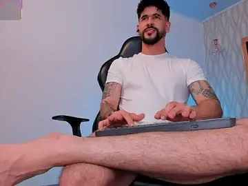 Stripchat Free Porn Cam of Petesevans