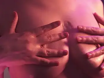 Stripchat Live Sex Cam of ginger_hugs