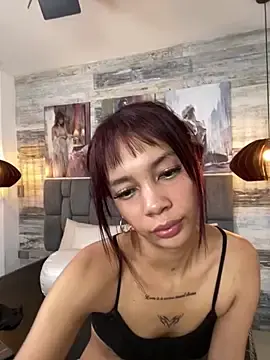 Stripchat Free Porn Cam of emy_blunt