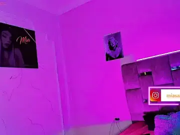 Stripchat Watch Live Sex Cams of Mia_Castro_xx