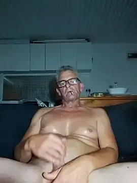 Stripchat Free Porn Cam of NICJOHNS