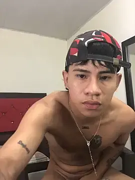 Stripchat Watch Live Sex Cams of logannth