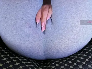 Stripchat Live Sex Cam of Cameltoe_squirt_inPants