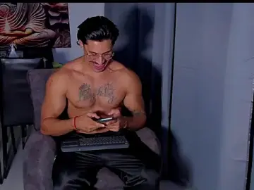 Valentino_Dosantos_ from stripchat