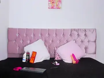 Stripchat Watch Live Sex Cams of Cristal_moon1