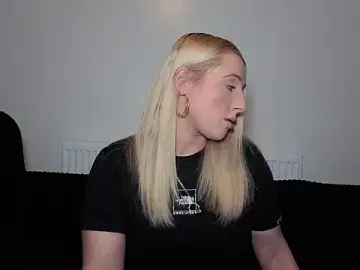 Stripchat Sex Cam of Strongqueen