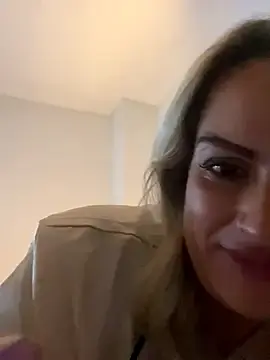 Stripchat Watch Live Sex Cams of Seductive-SkyeXXX