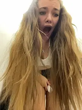 Stripchat Free Live Porn of Holy_Tereza