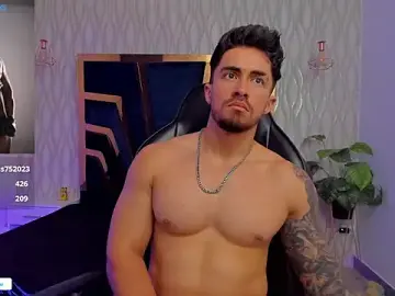 Stripchat Sex Cam of Brad_Summer