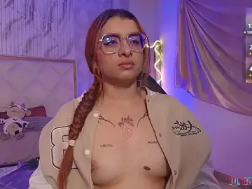 Stripchat Sex Cam of Naomy_tay1