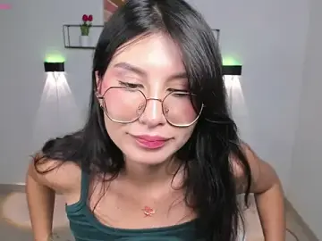 Stripchat Adult Webcams of emily_villamil