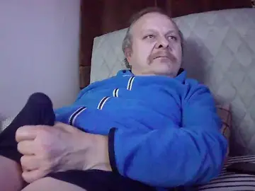 Stripchat Live Sex Cam of amylrmm1903