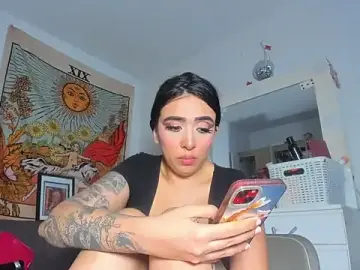 kiaraglam2 from stripchat