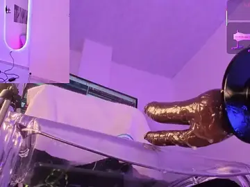 raven_blackk from stripchat