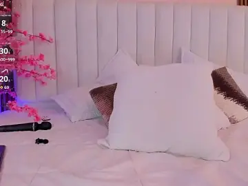 Stripchat Sex Cam of ivy__collins